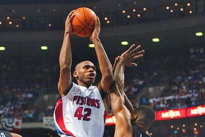 爱游戏体育-关于欧篮联赛程吃紧；底特律活塞窗口期再遭质疑；赛场秩序良好；球探报告显示潜力的信息