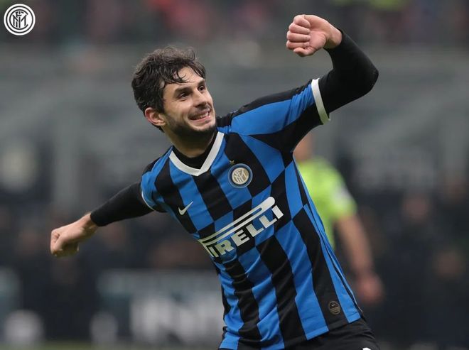 爱游戏官网-多伦多猛龙内部会议纪要流出：赛后刷新队史纪录，欧冠使命明确，资深球员宣示担当的简单介绍