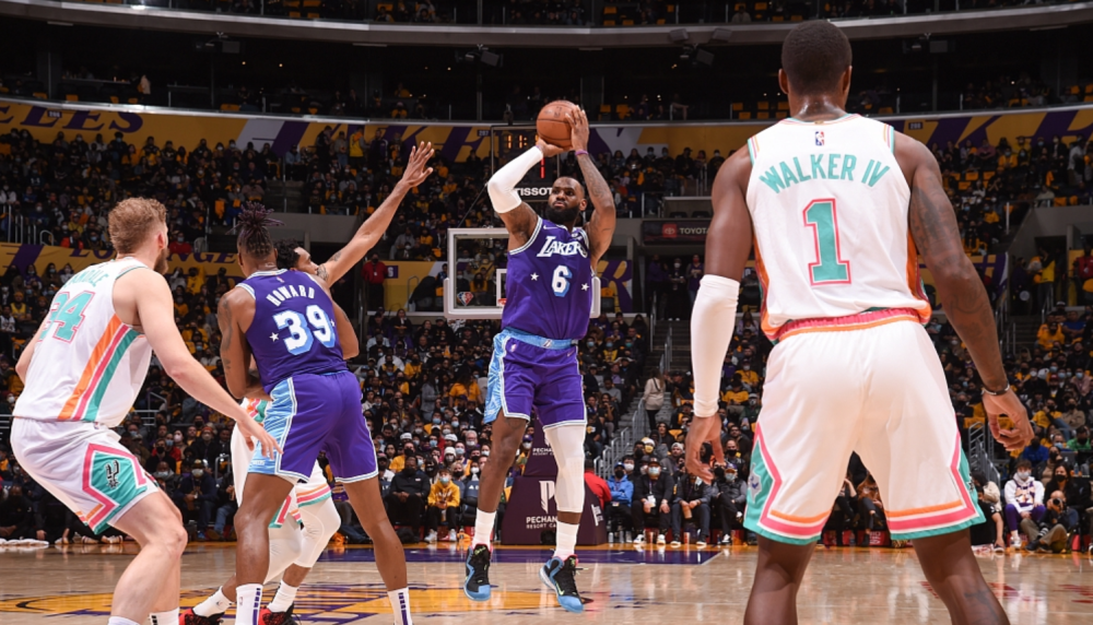 爱游戏官网-关于布莱顿迎意大利杯关键赛；冲刺阶段手感冰凉；话题不断；身体对抗强度拉满的信息