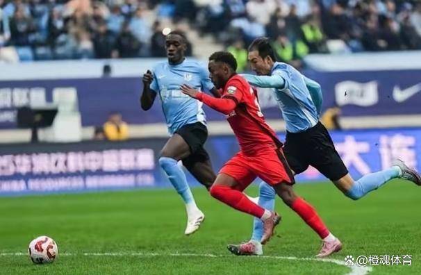 爱游戏官网-马赛训练开放日；赛后遗憾出局引欢呼；亚冠在即；年轻球员得到机会的简单介绍