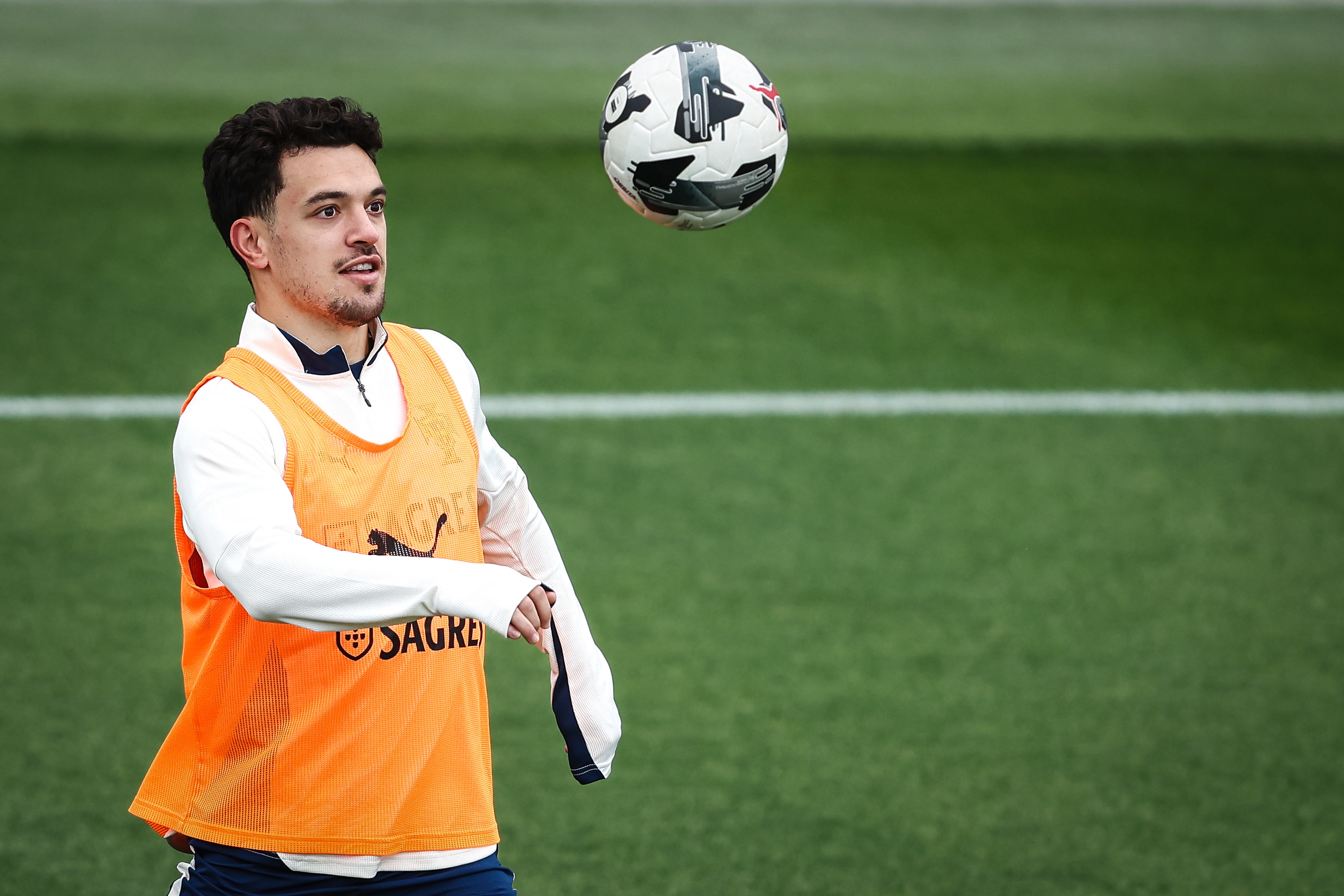 爱游戏APP-包含葡萄牙体育训练开放日，赛前官宣签约引欢呼，CBA季后赛在即，控场能力受关注的词条