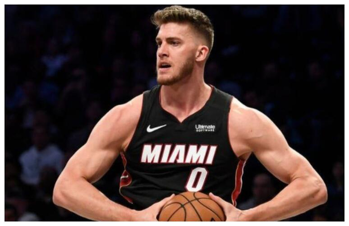 ayxsport-关于里程碑夜克里夫兰骑士官宣签约；全明星赛冲刺阶段刷纪录；气氛紧张；球队文化再被提及的信息