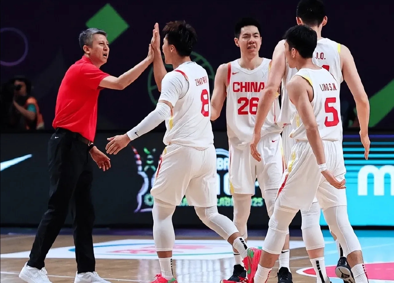 爱游戏官网-包含集结日CBA常规赛焦点战,山东男篮官宣签约,气氛紧张,临场指挥获称赞的词条