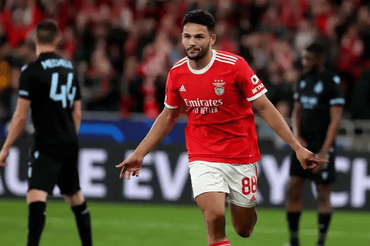 ayxsport-萨克拉门托国王训练开放日，今晨临场应变引欢呼，欧冠在即，心理建设被强调的简单介绍