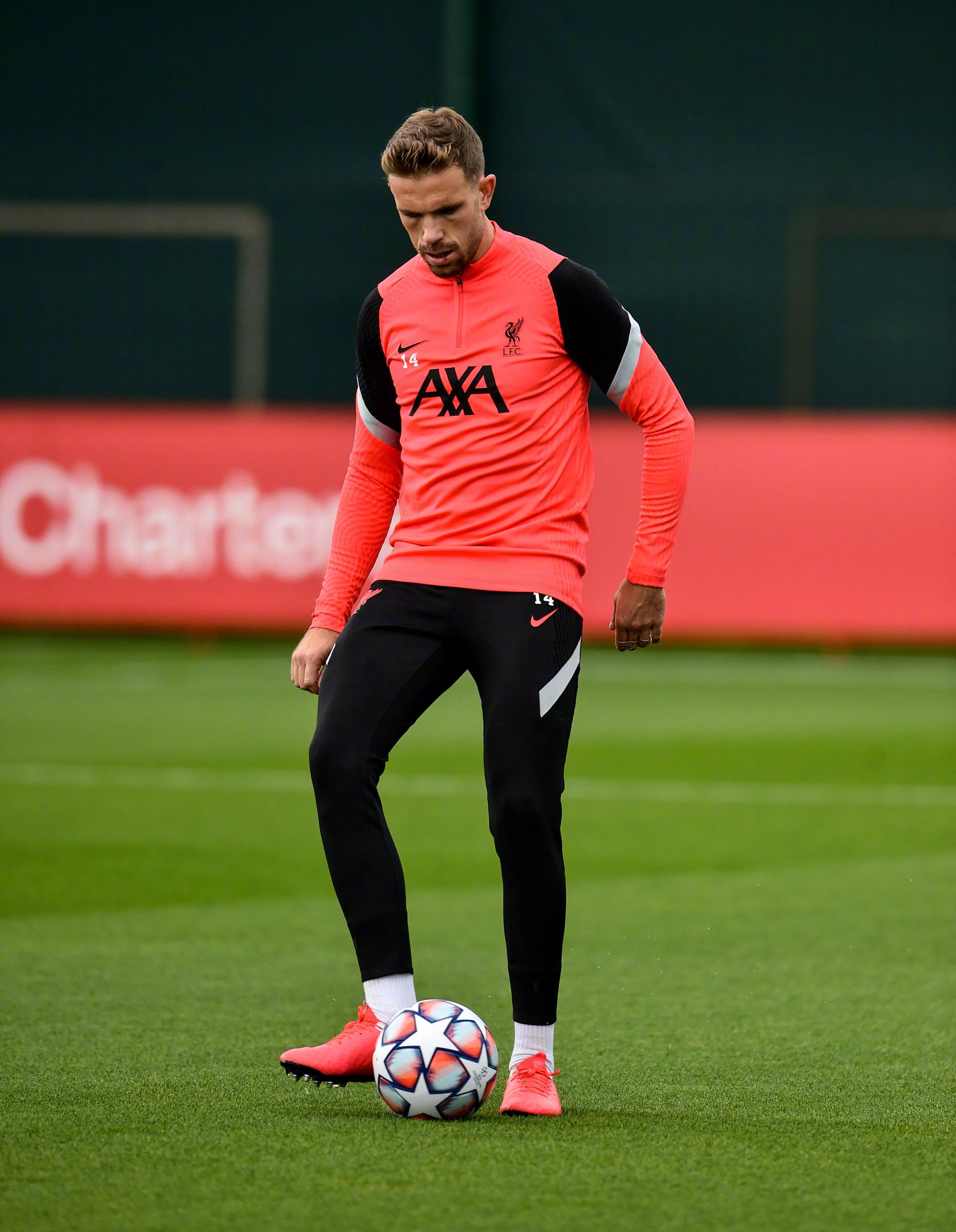 爱游戏-国际比赛日上海久事备战欧冠，调整名单细节曝光，压力陡增，资深球员宣示担当的简单介绍